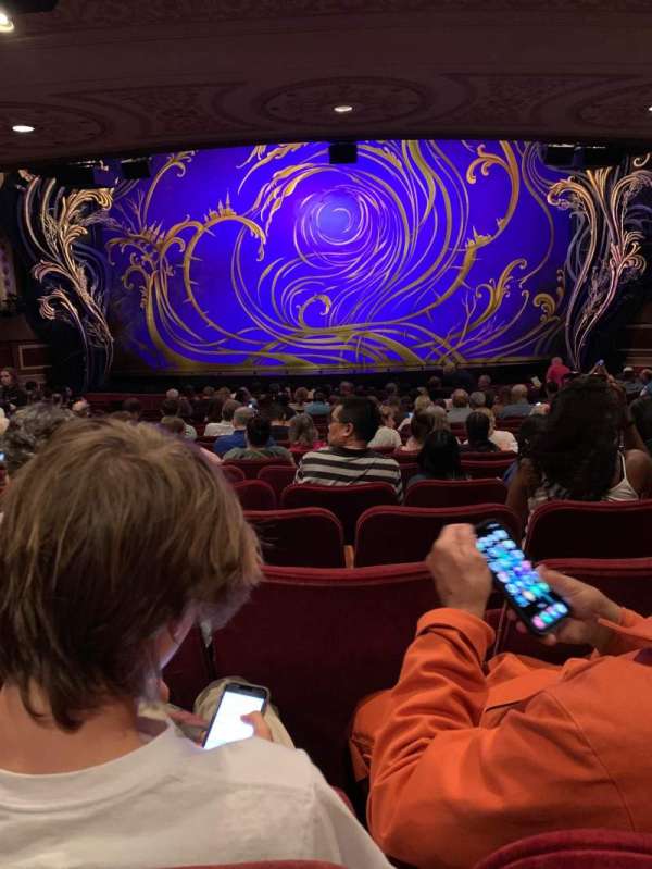 Imperial Theatre, bloc: Orchestra C, rangée: S, place: 106