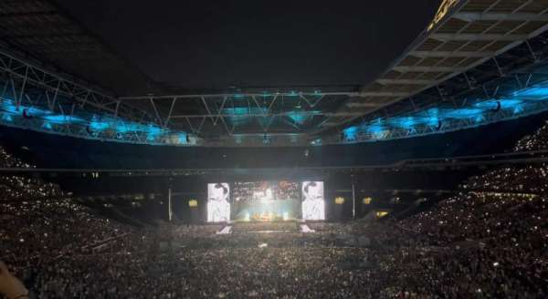 Wembley Stadium, bloc: 214, rangée: 11