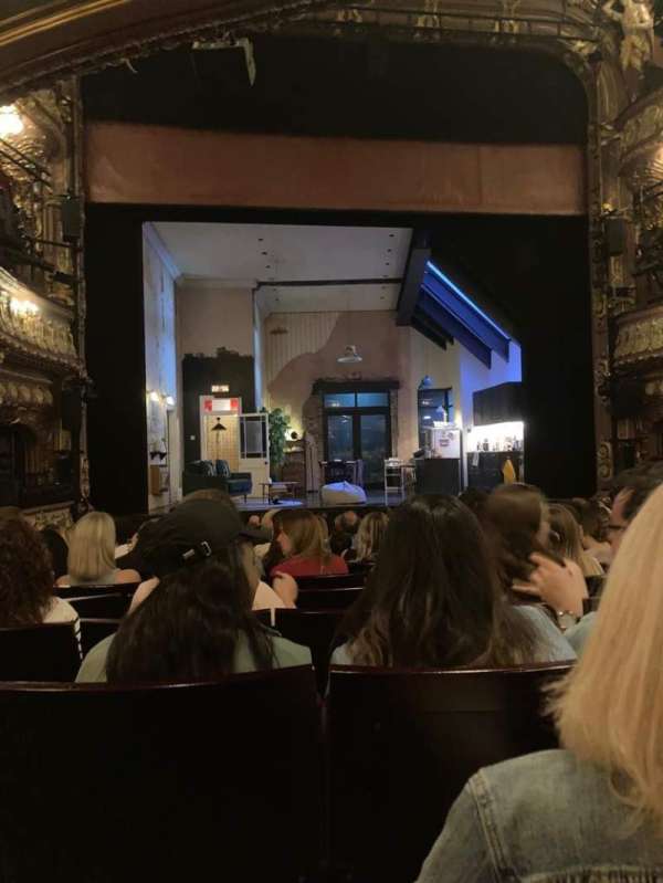 Apollo Theatre, bloc: stalls, rangée: R, place: 16
