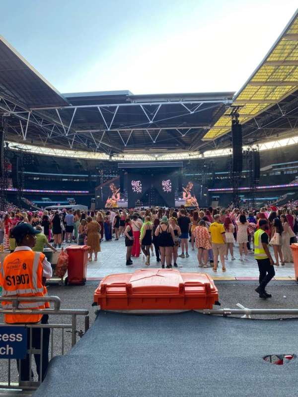 Wembley Stadium, bloc: 111, rangée: 4, place: 253