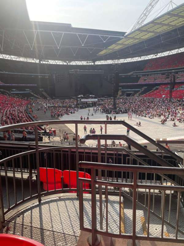 Wembley Stadium, bloc: 115, rangée: 32, place: 111