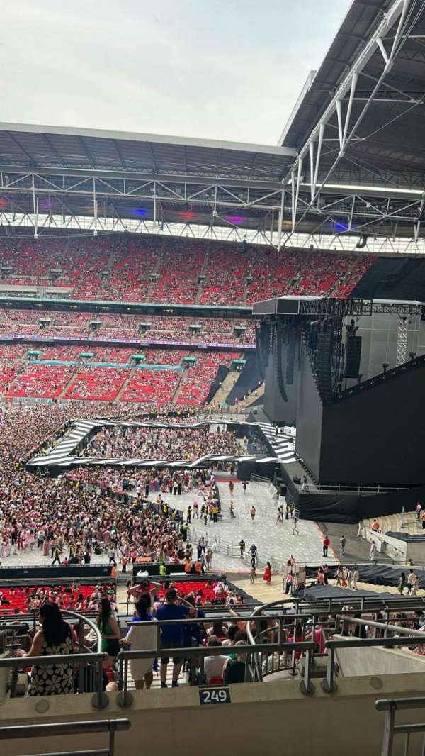 Wembley Stadium, bloc: 249, rangée: 16, place: 229
