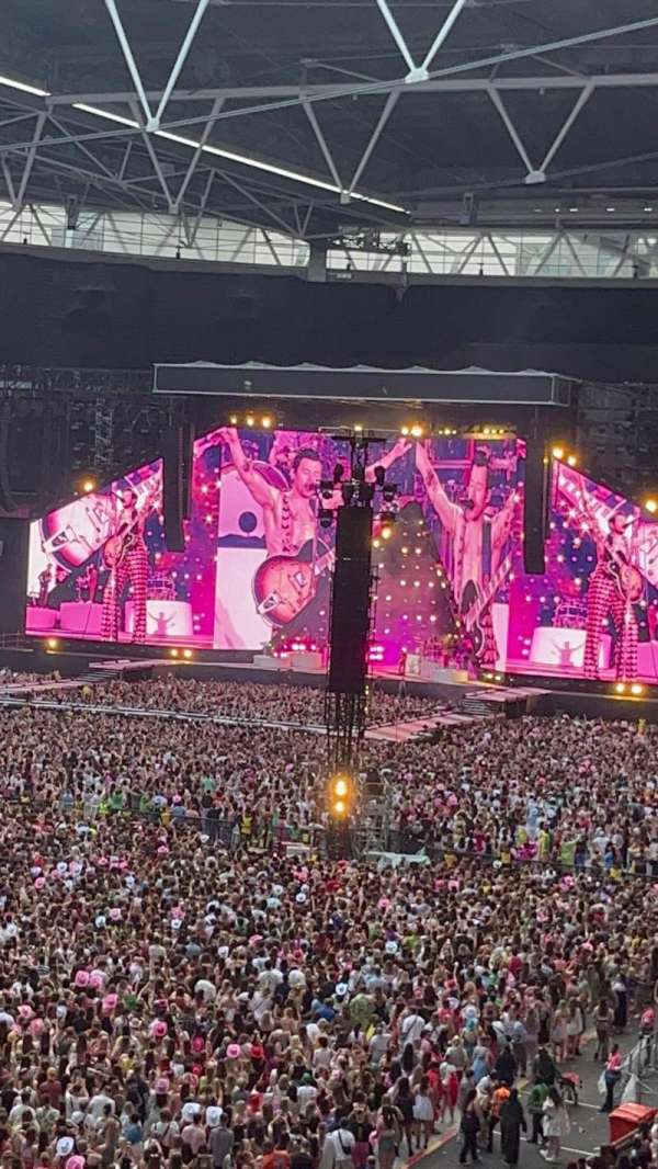 Wembley Stadium, bloc: 208, rangée: 1, place: 168