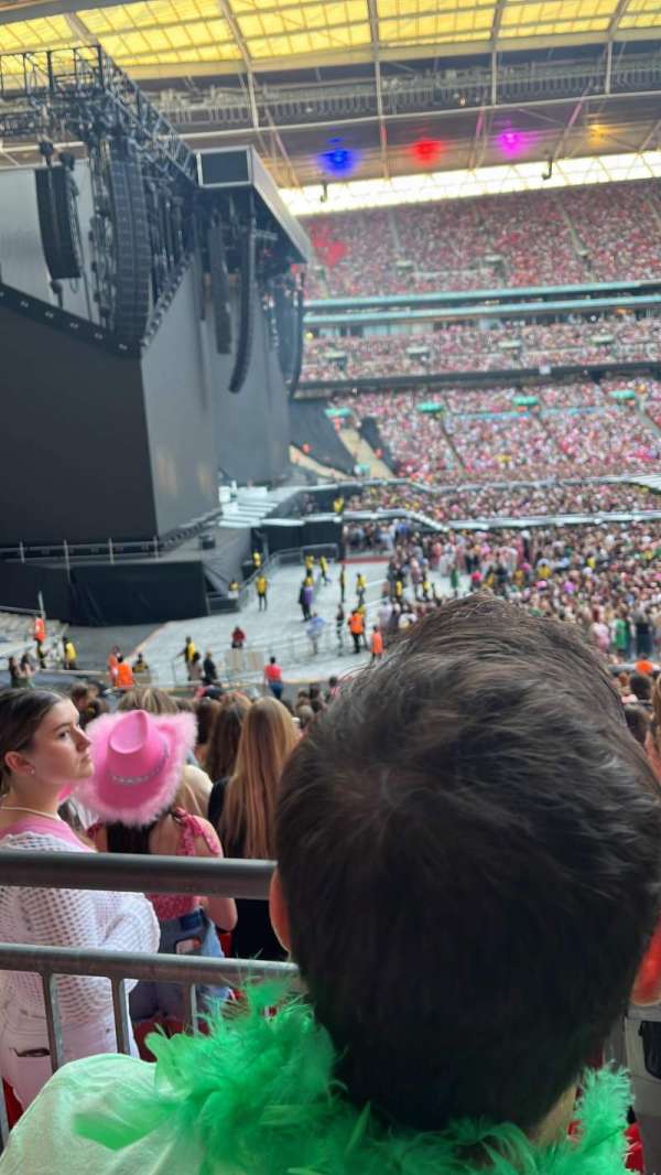Wembley Stadium, bloc: 127, rangée: 32, place: 139
