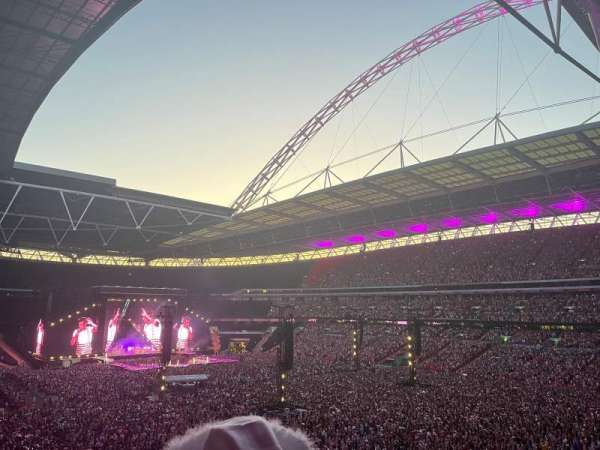 Wembley Stadium, bloc: 220, rangée: 5, place: 145