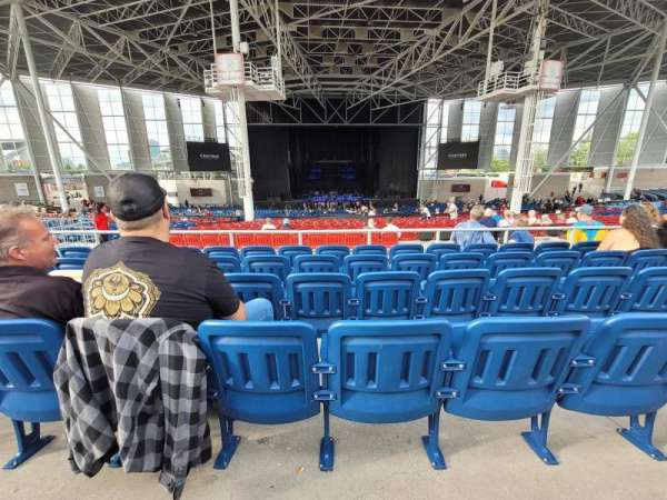 RBC Amphitheatre, bloc: 406, rangée: F, place: 11