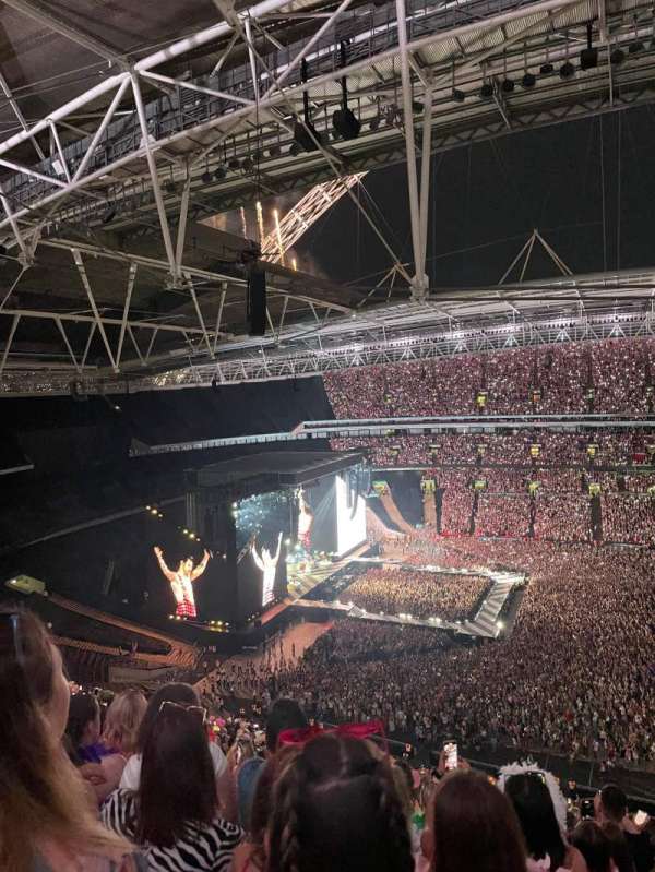 Wembley Stadium, bloc: 527, rangée: 24, place: 27-30