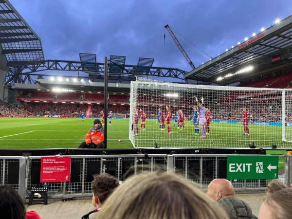 Anfield, bloc: 105, rangée: 4, place: 20