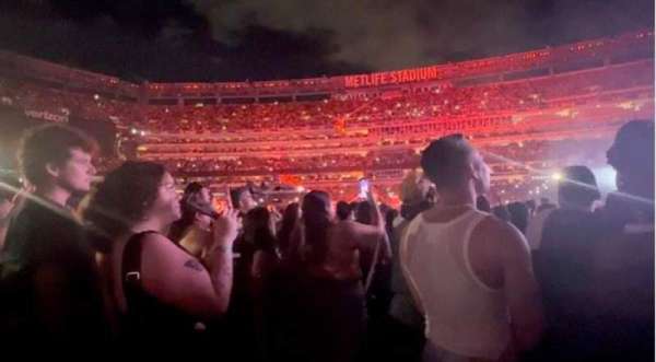 MetLife Stadium, bloc: Floor 3, rangée: 16, place: 9