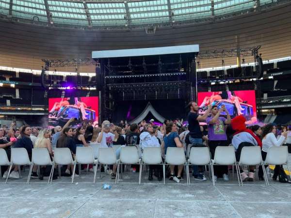 Stade de France, bloc: P33, rangée: 1, place: 27