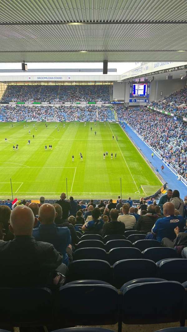 Ibrox Stadium, bloc: CR2, rangée: AA, place: 28