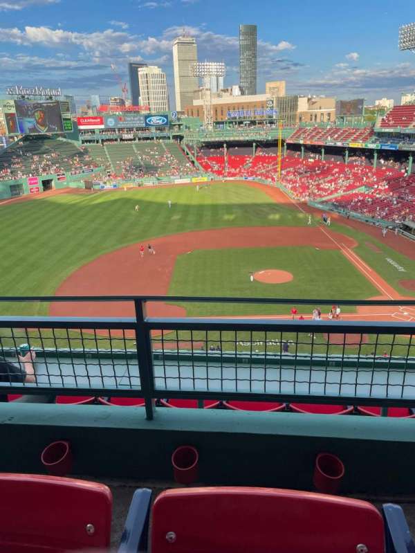 Fenway Park, bloc: Pavilion box 6, rangée: B, place: 8