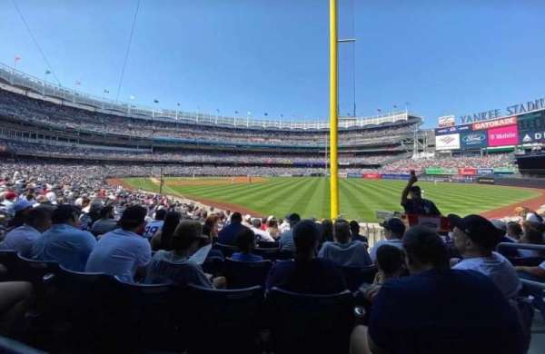 Yankee Stadium, bloc: 108, rangée: 10, place: 3
