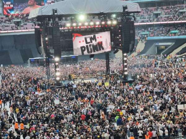 Wembley Stadium, bloc: 215, rangée: 1, place: 45