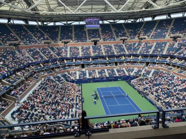 Arthur Ashe Stadium, bloc: 340, rangée: B, place: 12
