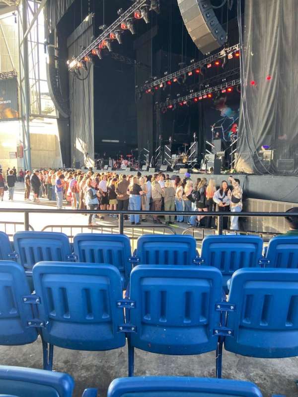 RBC Amphitheatre, bloc: 201, rangée: D, place: 3