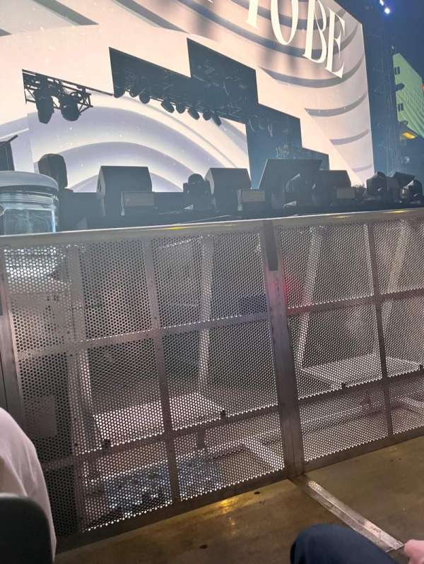 The O2, London, bloc: Floor A1, rangée: B, place: 3