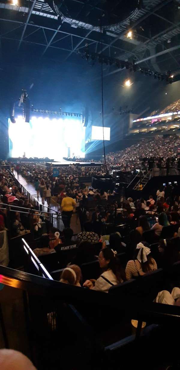 The O2, London, bloc: 105, rangée: H, place: 144