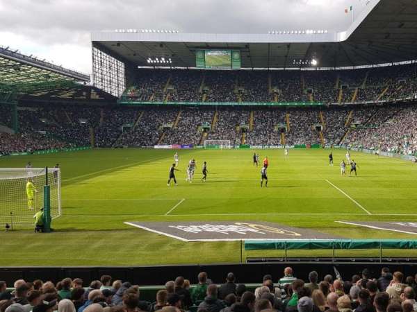 Celtic Park, bloc: 113, rangée: M, place: 29