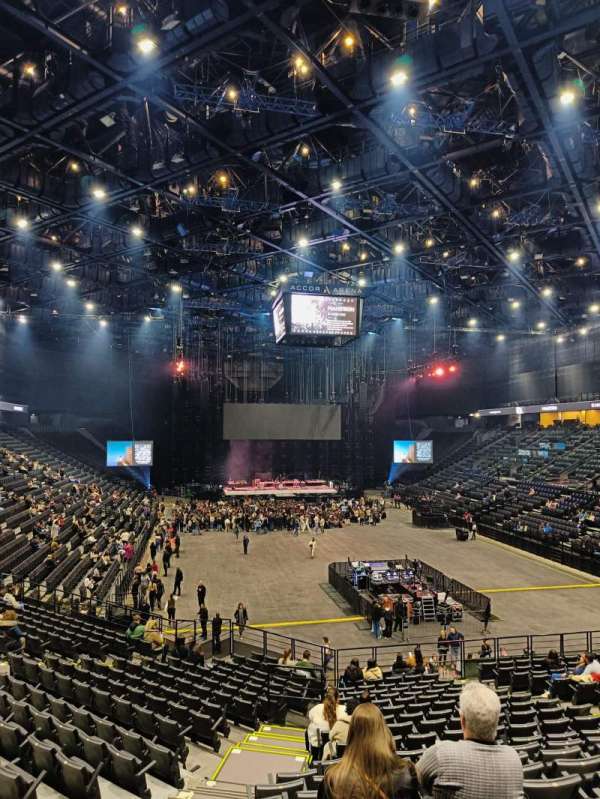 Accor Arena, bloc: Gradin U, rangée: 5, place: 12