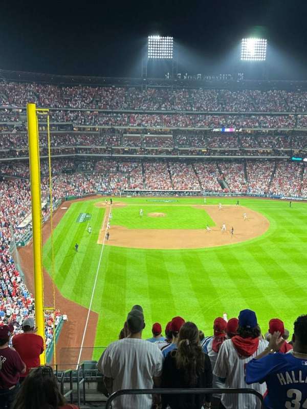 Citizens Bank Park, bloc: 304V, rangée: 11, place: A