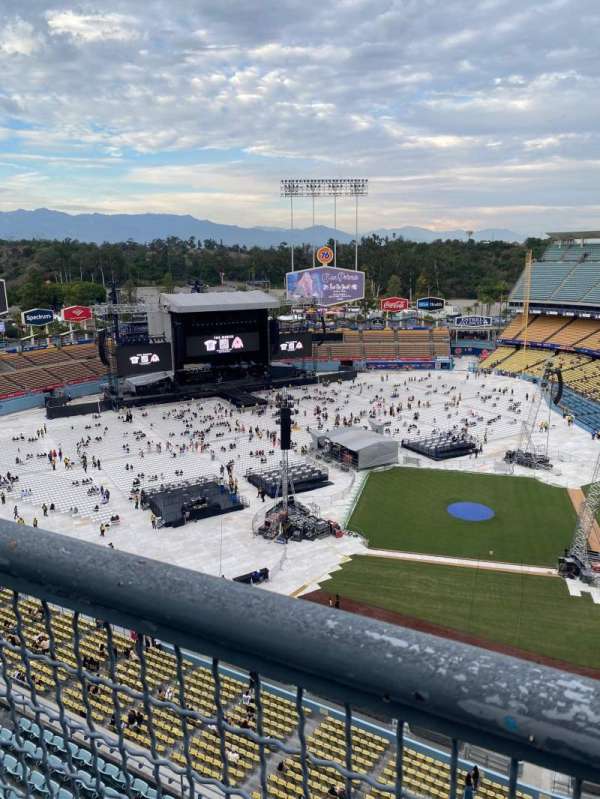 Dodger Stadium, bloc: 13TD, rangée: 1, place: 10