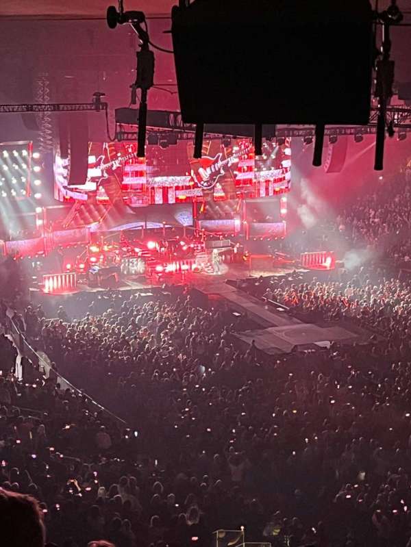Madison Square Garden, bloc: 201, rangée: 6, place: 18