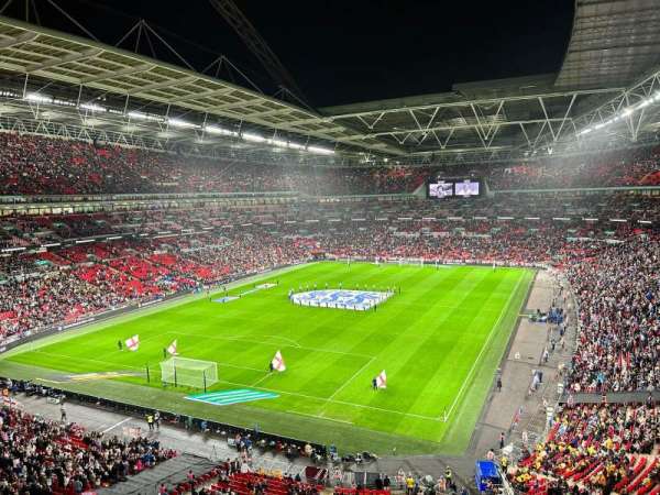 Wembley Stadium, bloc: 536, rangée: 1, place: 285