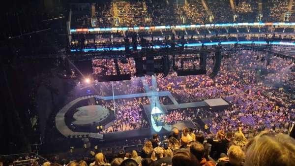 The O2, London, bloc: 402, rangée: M, place: 477