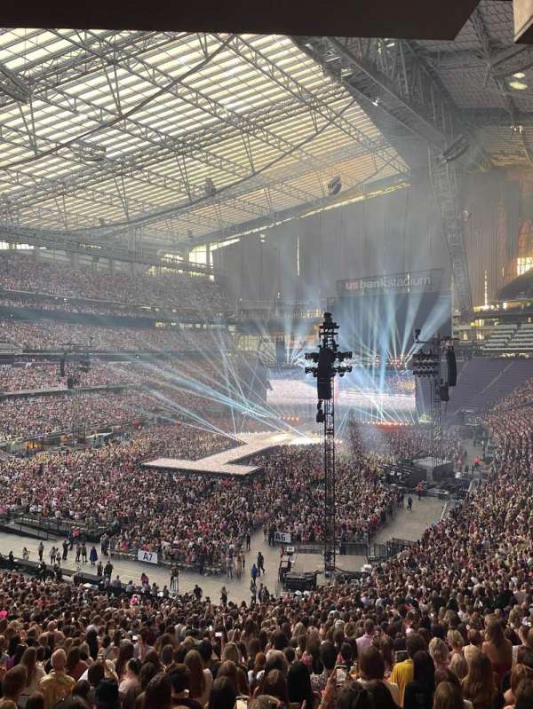 U.S. Bank Stadium, bloc: 116, rangée: 40W, place: 4