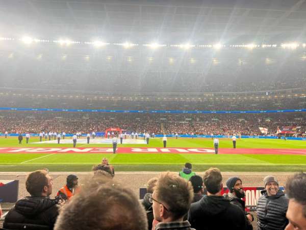 Wembley Stadium, bloc: 122, rangée: 5
