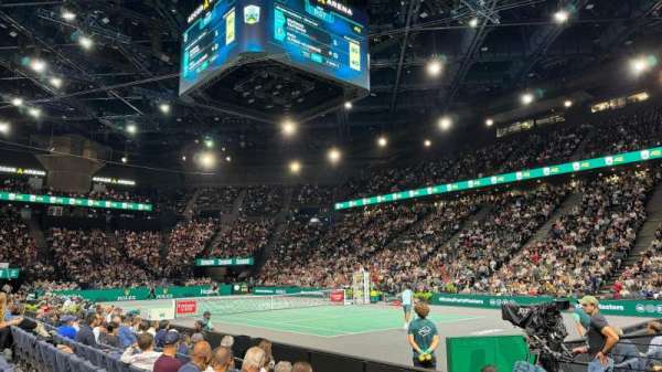 Accor Arena, bloc: Gradin G, rangée: 27, place: 09