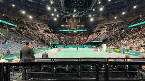 Accor Arena, bloc: Gradin J, rangée: 33, place: 28