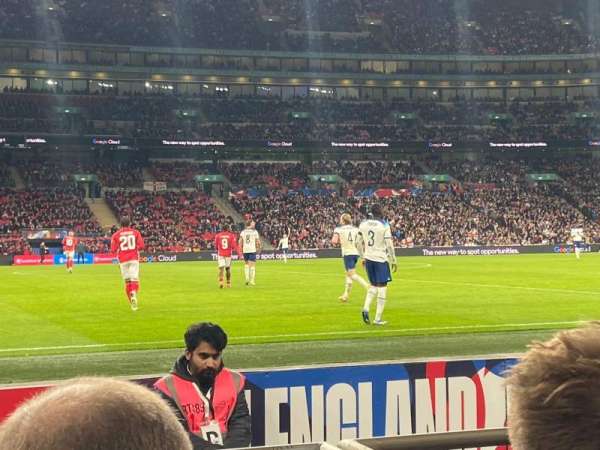 Wembley Stadium, bloc: 124, rangée: 2, place: 32