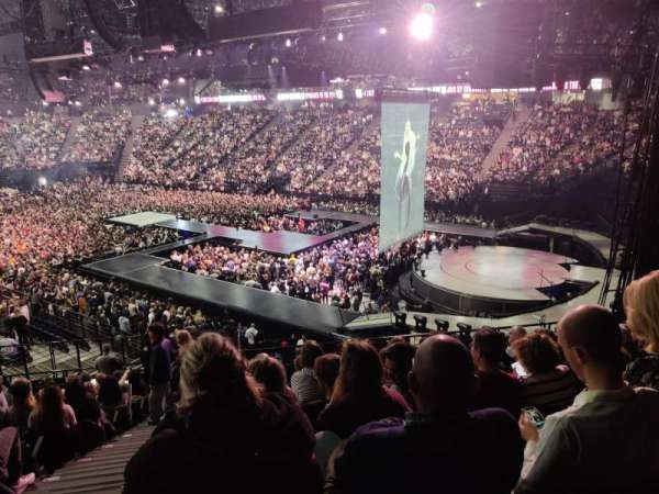 Accor Arena, bloc: Gradin H, rangée: 4, place: 17