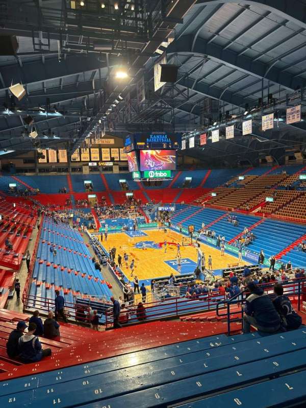 Allen Fieldhouse, bloc: 13, rangée: 20, place: 11