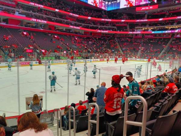 Little Caesars Arena, bloc: 113, rangée: 8, place: 2