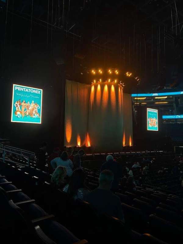 Kia Center, bloc: 115, rangée: 10, place: 8