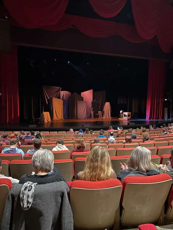 Palace of Fine Arts Theatre, bloc: Orchestra, rangée: L, place: 37