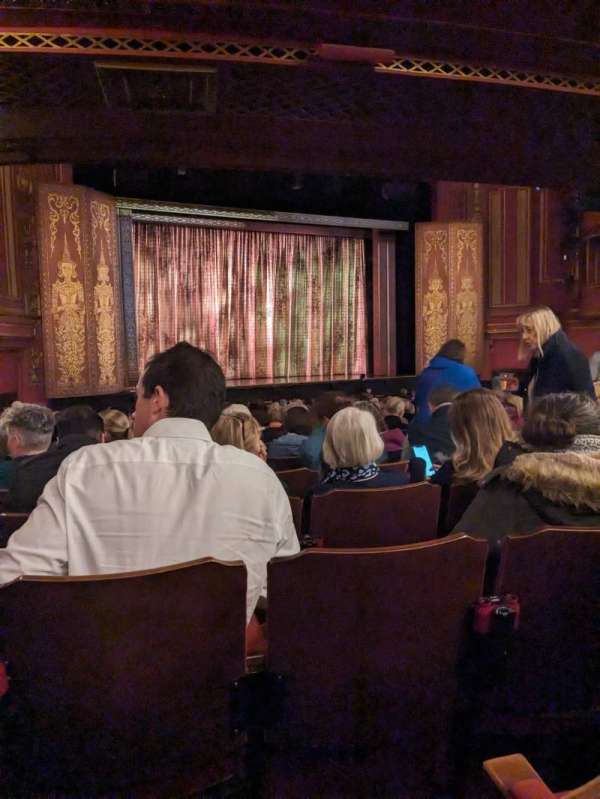 Dominion Theatre, bloc: Stalls, rangée: W, place: 44
