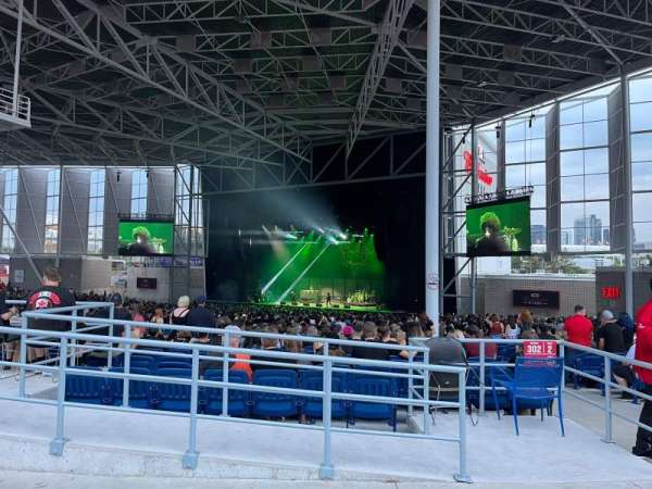 RBC Amphitheatre, bloc: 403, rangée: A, place: 4