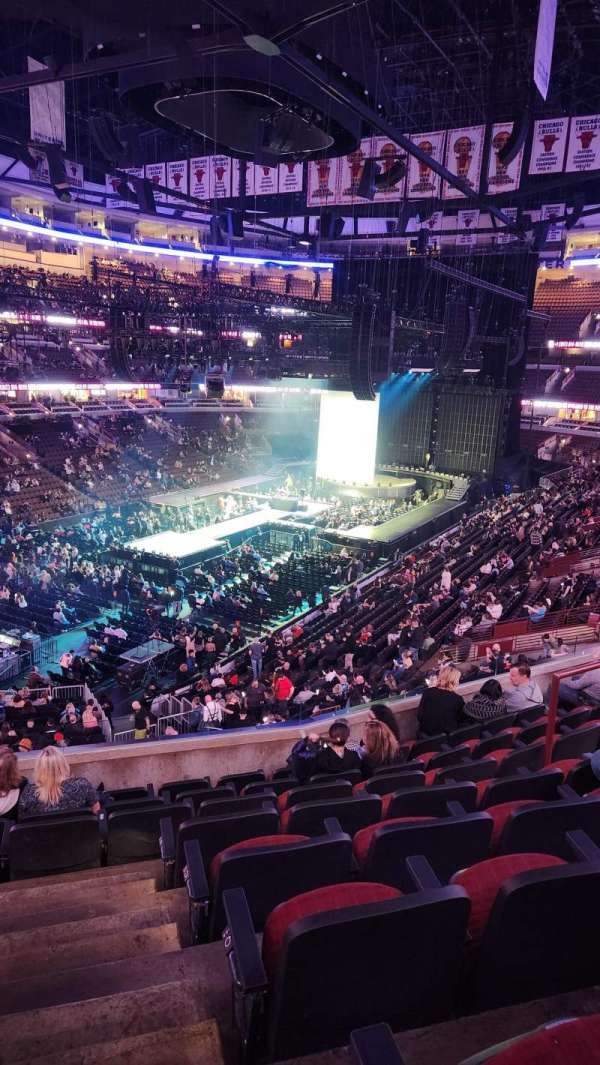 United Center, bloc: 205, rangée: 8, place: 12