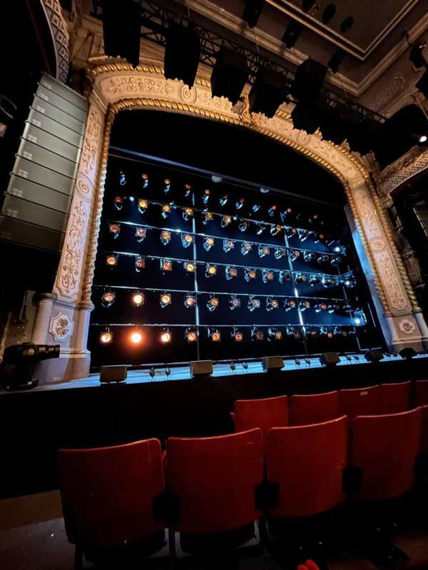 The Old Vic, bloc: Stalls, rangée: D, place: 10