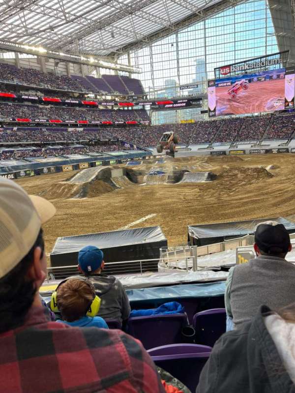 U.S. Bank Stadium, bloc: 116, rangée: 14, place: 8