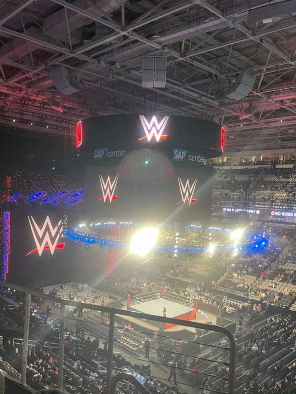 SAP Center, bloc: 212, rangée: 4, place: 15