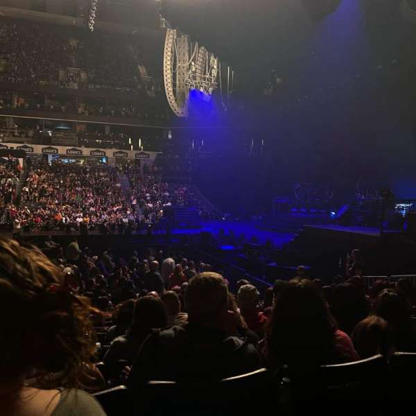 Spectrum Center, bloc: 113, rangée: J