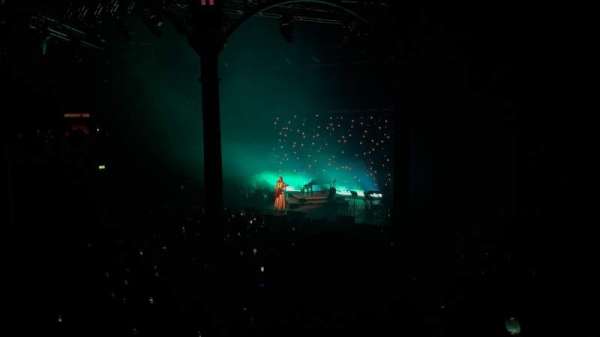 Roundhouse, London, bloc: Level 2, rangée: c, place: 33
