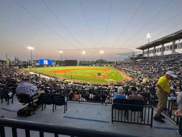 George M. Steinbrenner Field, bloc: 213, rangée: A