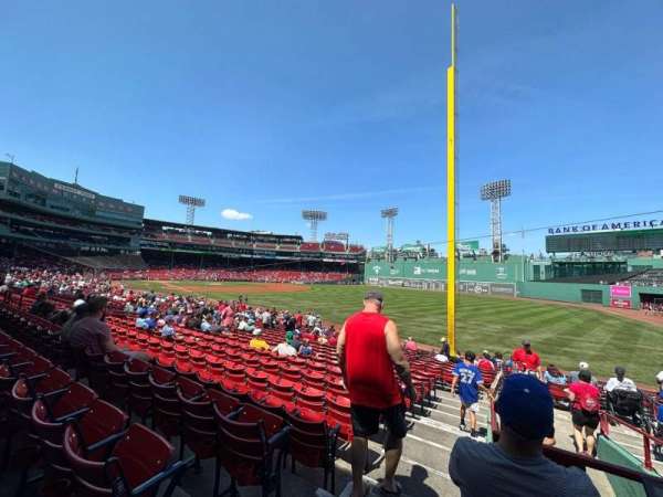 Fenway Park, bloc: Right Field Box 93, rangée: PP, place: 26