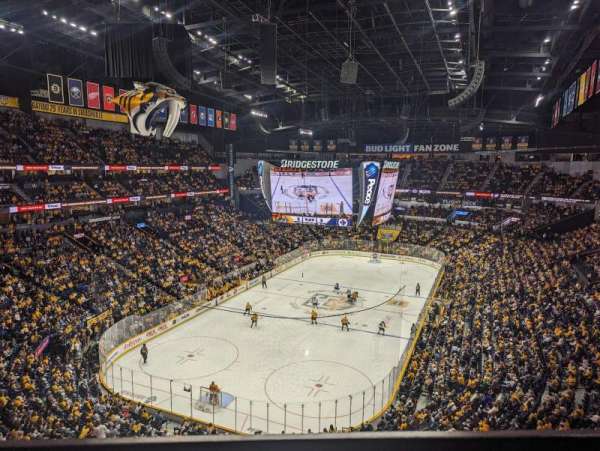 Bridgestone Arena, bloc: 303, rangée: A